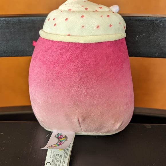 Squishmallow Cinnamon the Frozen Yogurt 5" - Picture 2 of 2